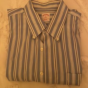 MENS BROOKS BROTHERS LONG SLEEVE DRESS SHITT - SIZE XL